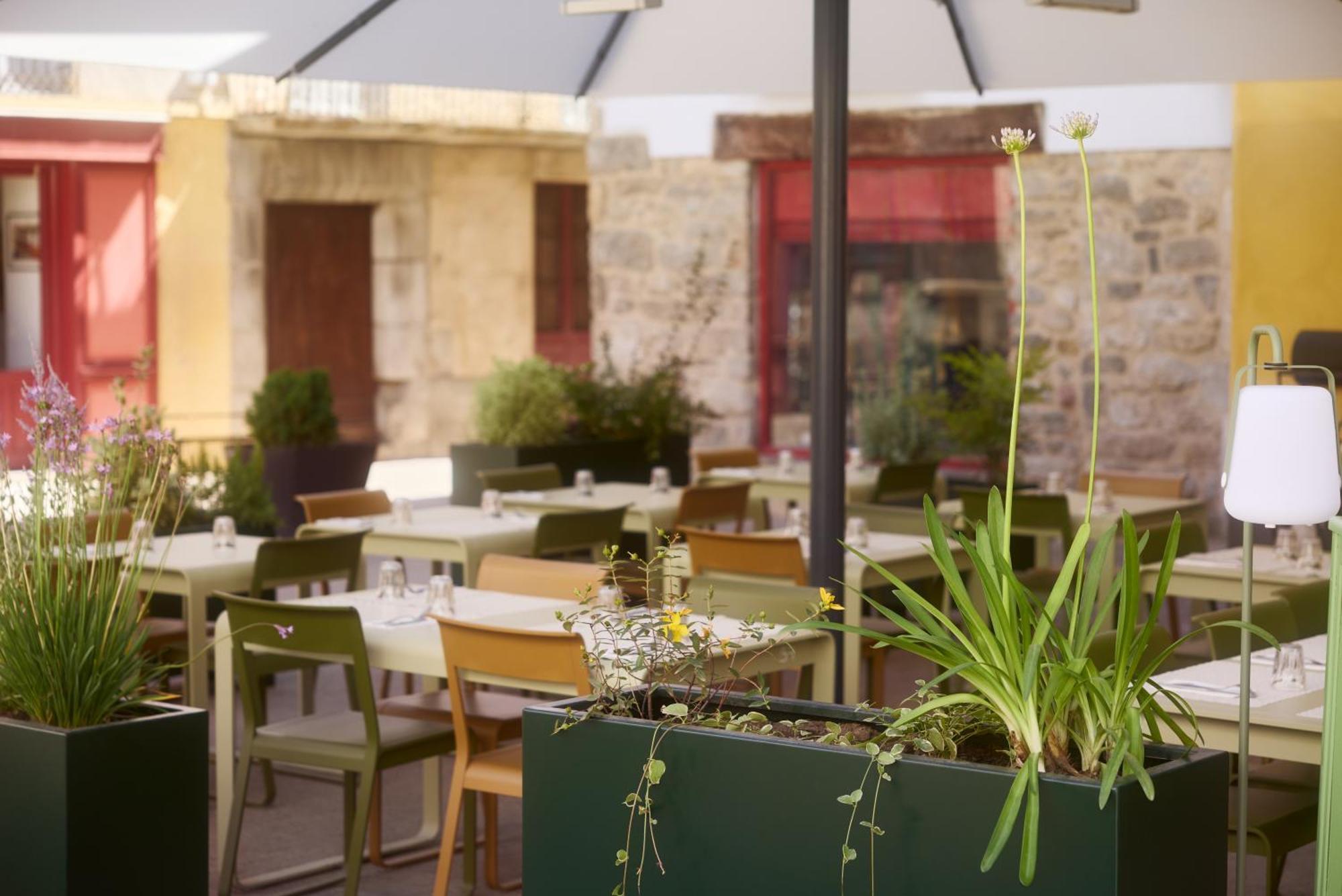 Hotel Restaurant Le Botaniste Prats-de-Mollo-la-Preste Exteriör bild